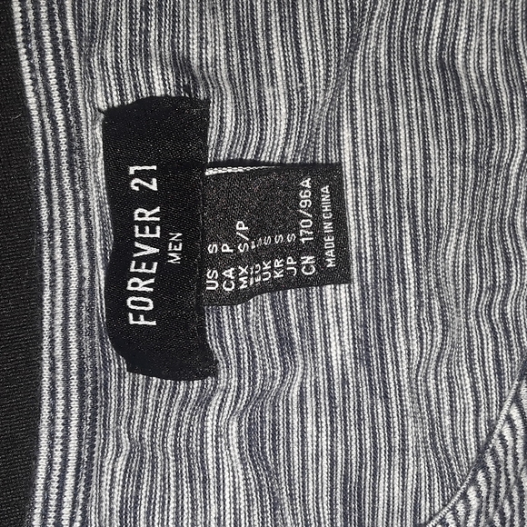 🖤Forever 21 Mens Striped Cropped T Shirt - Picture 3 of 6